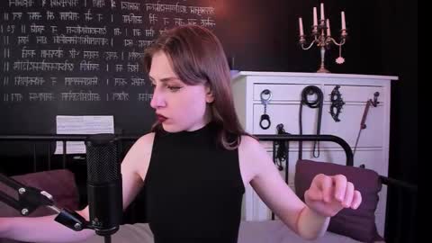 Snapshot of mistress_marlene chatting on 09/21/25, 07:21 Mistress Marlene online show from 09/21/25, 07:21