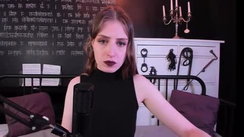 Snapshot of mistress_marlene chatting on 09/25/25, 07:01 Mistress Marlene online show from 09/25/25, 07:01