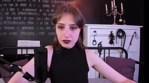 Snapshot of mistress_marlene chatting on 10/25/25, 08:11 Mistress Marlene online show from 10/25/25, 08:11