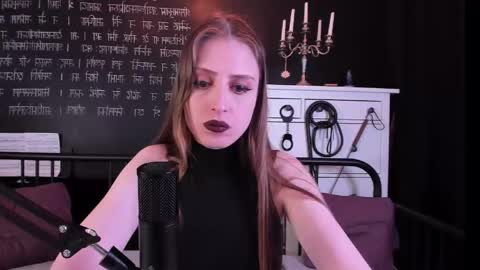Snapshot of mistress_marlene chatting on 05/02/26, 06:40 Mistress Marlene online show from 05/02/26, 06:40