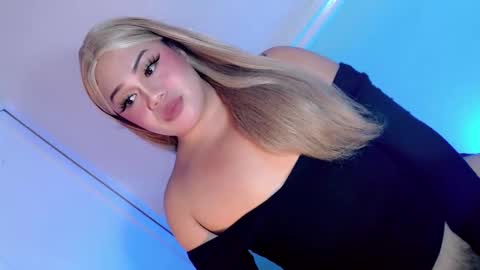 Snapshot of mistress_marta69 chatting on 10/18/25, 11:16 mistress_marta69 online show from 10/18/25, 11:16