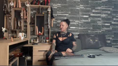 Snapshot of mistress_mirybossy chatting on 12/15/24, 05:56 Mistress Mirybossy online show from 12/15/24, 05:56