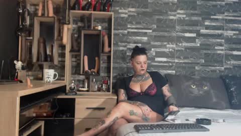 Snapshot of mistress_mirybossy chatting on 02/11/25, 05:37 Mistress Mirybossy online show from 02/11/25, 05:37