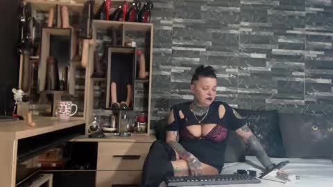 Snapshot of mistress_mirybossy chatting on 02/12/25, 05:26 Mistress Mirybossy online show from 02/12/25, 05:26