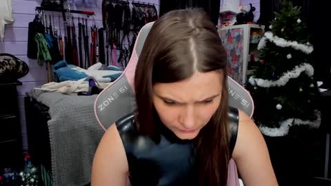 Snapshot of mistress_priest chatting on 12/21/24, 05:07 Dirty Priest and Ivi online show from 12/21/24, 05:07