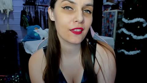 Snapshot of mistress_priest chatting on 12/28/24, 03:59 Dirty Priest and Ivi online show from 12/28/24, 03:59