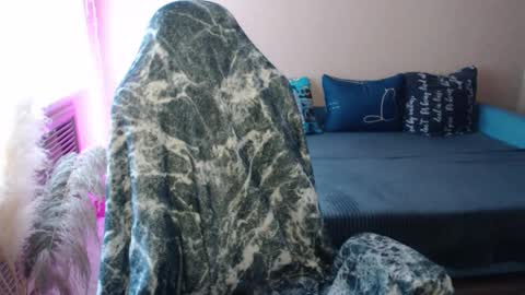 Miss Bailey online show from 12/04/25, 10:35