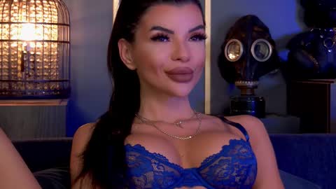 Elenia online show from 10/06/25, 01:08