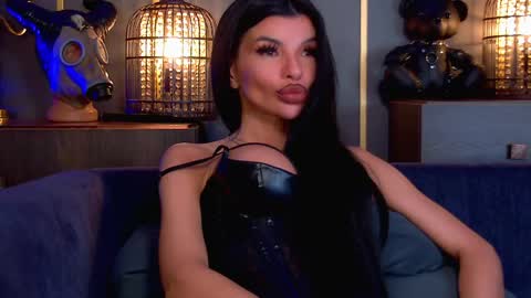 Elenia online show from 04/21/26, 02:12