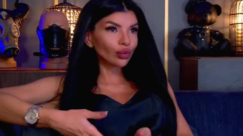 Snapshot of mistresselenia chatting on 05/01/26, 10:09 Elenia online show from 05/01/26, 10:09