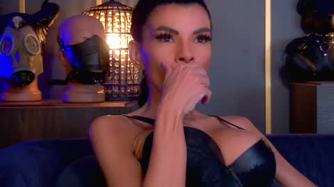 Snapshot of mistresselenia chatting on 05/06/26, 11:59 Elenia online show from 05/06/26, 11:59