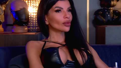 Snapshot of mistresselenia chatting on 05/11/26, 02:45 Elenia online show from 05/11/26, 02:45