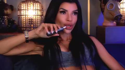 Snapshot of mistresselenia chatting on 06/24/26, 11:31 Elenia online show from 06/24/26, 11:31