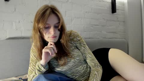Snapshot of mistresselizy chatting on 12/06/24, 05:33 mistresselizy online show from 12/06/24, 05:33