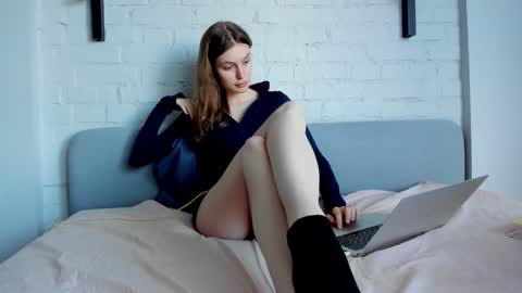 Snapshot of mistresselizy chatting on 12/18/24, 10:51 mistresselizy online show from 12/18/24, 10:51
