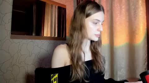Snapshot of mistresselizy chatting on 03/01/25, 06:21 mistresselizy online show from 03/01/25, 06:21
