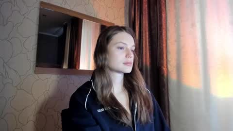Snapshot of mistresselizy chatting on 03/04/25, 12:44 mistresselizy online show from 03/04/25, 12:44