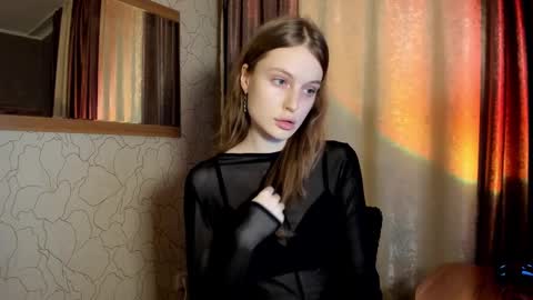 Snapshot of mistresselizy chatting on 03/07/25, 03:07 mistresselizy online show from 03/07/25, 03:07