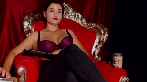 Mistress Fabiola   online show from 09/17/25, 06:42