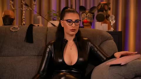 Mistress Kelly online show from 09/28/25, 09:31