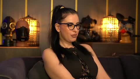 Mistress Kelly online show from 04/18/26, 07:58