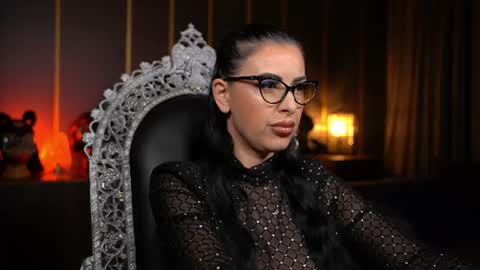 Snapshot of mistresskellykent chatting on 06/09/26, 08:31 Mistress Kelly online show from 06/09/26, 08:31