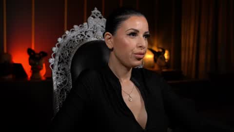 Snapshot of mistresskellykent chatting on 07/21/26, 10:45 Mistress Kelly online show from 07/21/26, 10:45