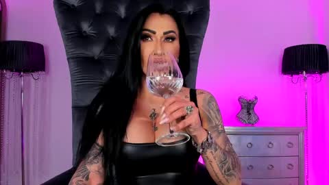Snapshot of mistresskennya chatting on 05/13/26, 06:16 mistresskennya online show from 05/13/26, 06:16