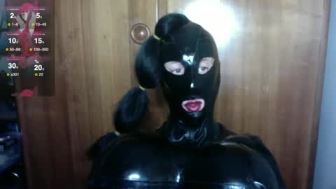Snapshot of mistresslatexxx chatting on 01/19/25, 01:00 Bianca online show from 01/19/25, 01:00