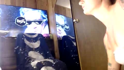 ItsMeMousy online show from 09/09/25, 12:32