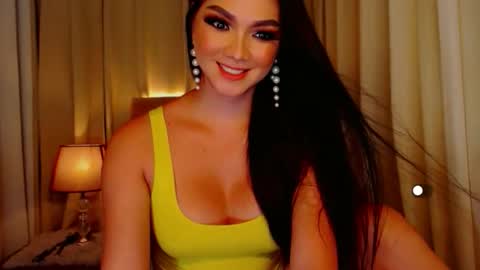 Snapshot of mistressseductionleah chatting on 04/15/26, 09:15 Leah online show from 04/15/26, 09:15