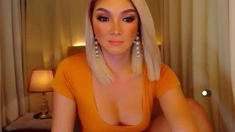 Snapshot of mistressseductionleah chatting on 05/06/26, 02:11 Leah online show from 05/06/26, 02:11