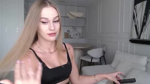 mistressuniverse online show from 09/28/25, 02:33