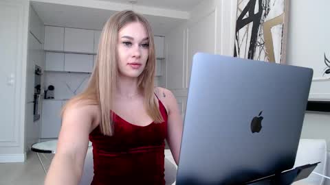 mistressuniverse online show from 03/19/26, 08:07