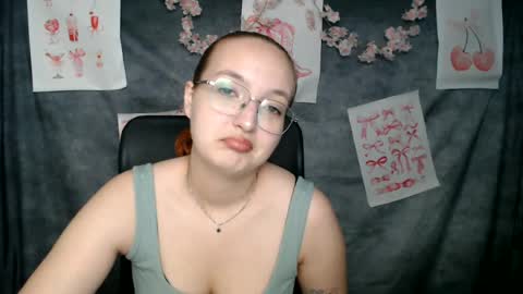Snapshot of mistyrosee chatting on 06/15/26, 05:53 Aria online show from 06/15/26, 05:53
