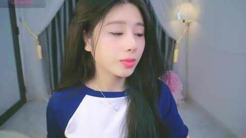 Snapshot of mit2244 chatting on 10/30/25, 04:03 Mt online show from 10/30/25, 04:03