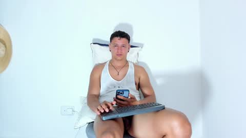 Snapshot of mitchellburns chatting on 02/08/25, 06:43 mitchell online show from 02/08/25, 06:43