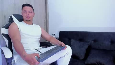 Snapshot of mitchellburns chatting on 11/09/25, 07:56 mitchell online show from 11/09/25, 07:56