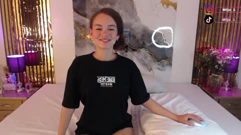 Mtica Brennet online show from 04/07/26, 04:24