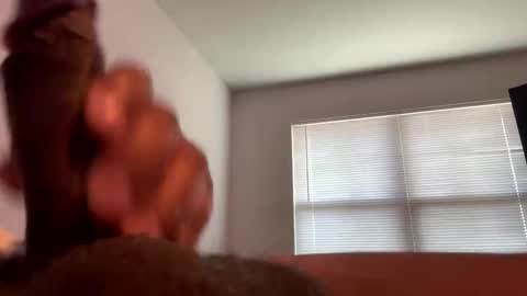 Snapshot of mixed7up chatting on 09/11/25, 10:43 mixed7up online show from 09/11/25, 10:43