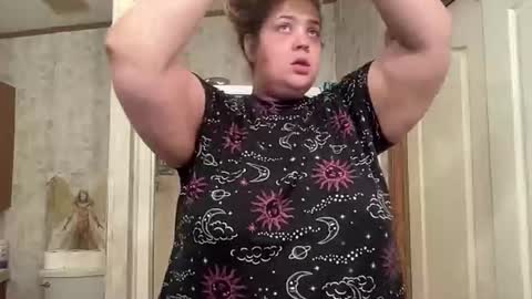 Snapshot of mixxedgoodness222 chatting on 12/15/25, 04:11 mixxedgoodness222 online show from 12/15/25, 04:11