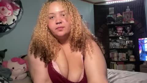 Snapshot of mixxedgoodness222 chatting on 12/18/25, 03:23 mixxedgoodness222 online show from 12/18/25, 03:23