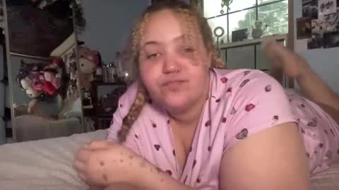 Snapshot of mixxedgoodness222 chatting on 01/10/26, 06:31 mixxedgoodness222 online show from 01/10/26, 06:31