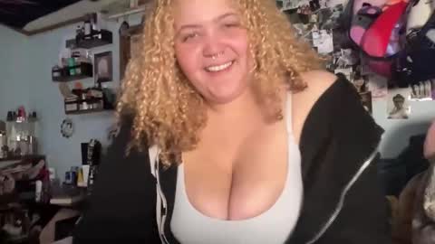 Snapshot of mixxedgoodness222 chatting on 02/04/26, 03:34 mixxedgoodness222 online show from 02/04/26, 03:34