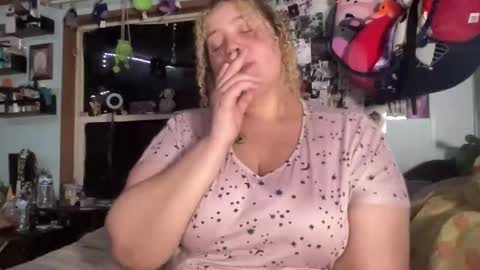 Snapshot of mixxedgoodness222 chatting on 02/08/26, 03:54 mixxedgoodness222 online show from 02/08/26, 03:54