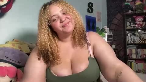 Snapshot of mixxedgoodness222 chatting on 02/23/26, 09:01 mixxedgoodness222 online show from 02/23/26, 09:01