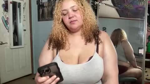 Snapshot of mixxedgoodness222 chatting on 02/26/26, 07:35 mixxedgoodness222 online show from 02/26/26, 07:35