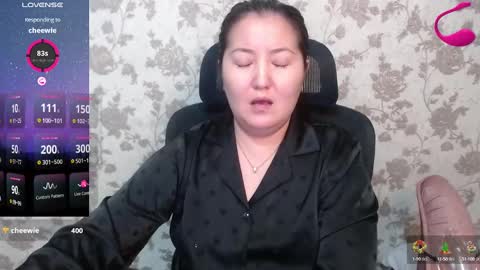 Snapshot of miya_asian_pinay555 chatting on 12/16/24, 10:24 Miya single mom online show from 12/16/24, 10:24