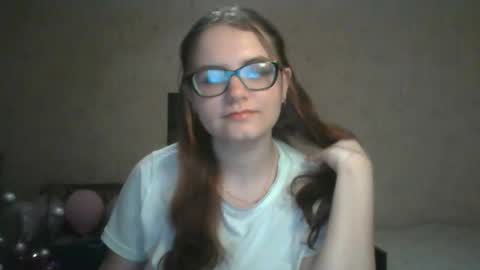 Snapshot of miyabe chatting on 03/07/25, 04:33 Milana online show from 03/07/25, 04:33