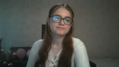 Snapshot of miyabe chatting on 03/08/25, 07:05 Milana online show from 03/08/25, 07:05